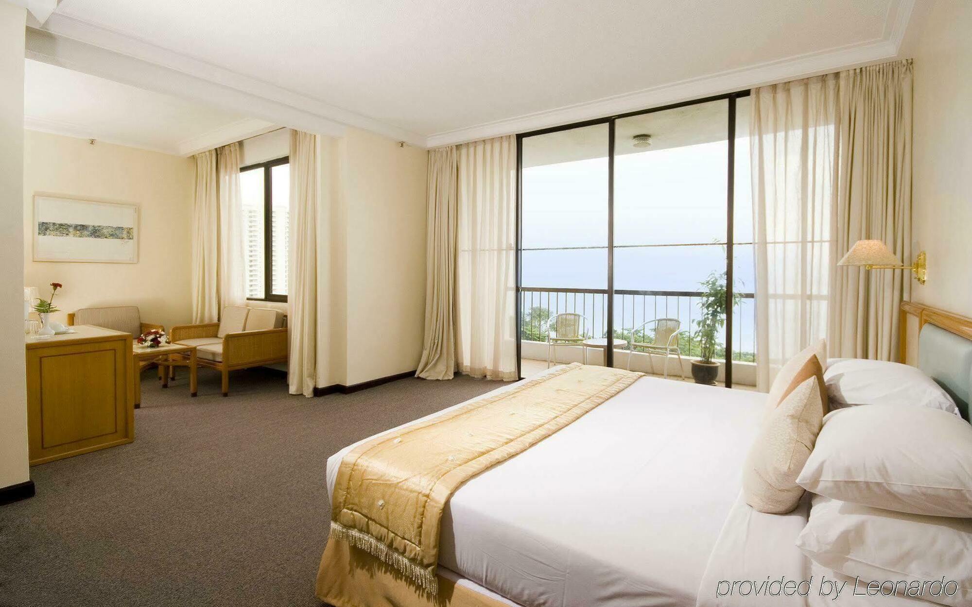 M Social Resort Penang Tanjung Bungah  Zimmer foto